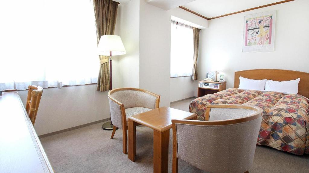 Neyagawa Trend Hotel أوساكا المظهر الخارجي الصورة